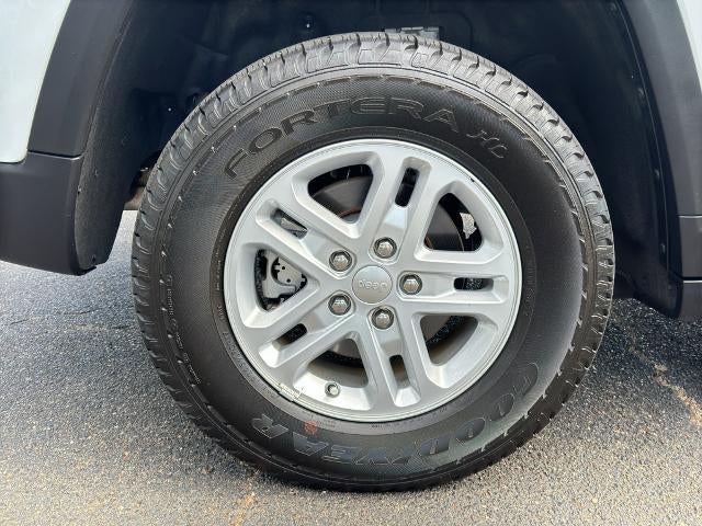 2025 Jeep Grand Cherokee Laredo 4x4