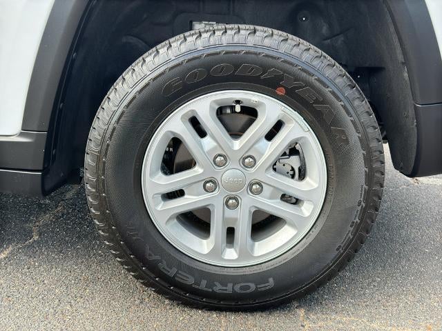 2025 Jeep Grand Cherokee Laredo 4x4