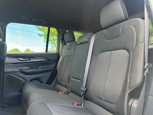 2025 Jeep Grand Cherokee Laredo 4x4