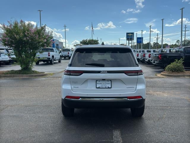 2025 Jeep Grand Cherokee Laredo 4x4