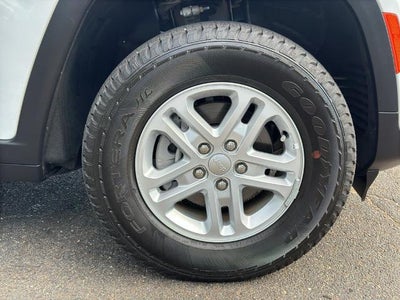2025 Jeep Grand Cherokee Laredo 4x4