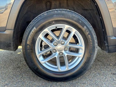 2022 Jeep Grand Cherokee L Laredo 4x2