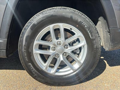 2022 Jeep Grand Cherokee L Laredo 4x2