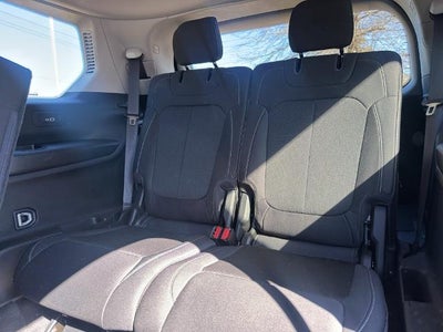 2022 Jeep Grand Cherokee L Laredo 4x2