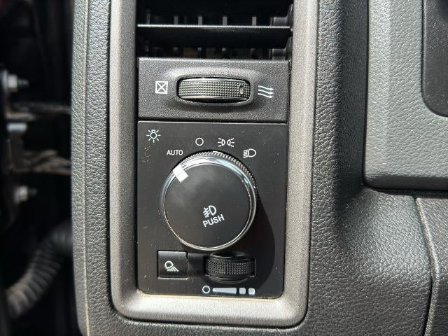 2018 RAM 1500 Express 4x2 Quad Cab 6'4" Box