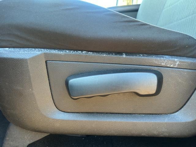 2022 RAM 1500 Classic SLT 4x2 Crew Cab 5'7" Box