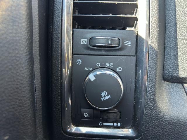 2016 RAM 1500 4WD Crew Cab 5.7 Ft Box Sport