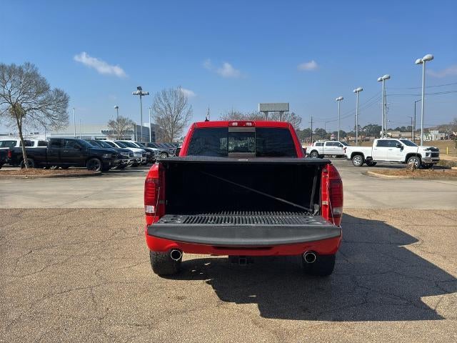 2016 RAM 1500 4WD Crew Cab 5.7 Ft Box Sport
