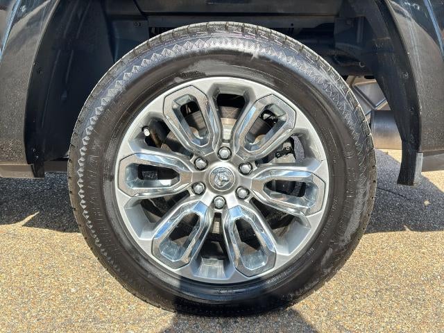 2022 RAM 1500 Laramie 4x2 Crew Cab 5'7" Box