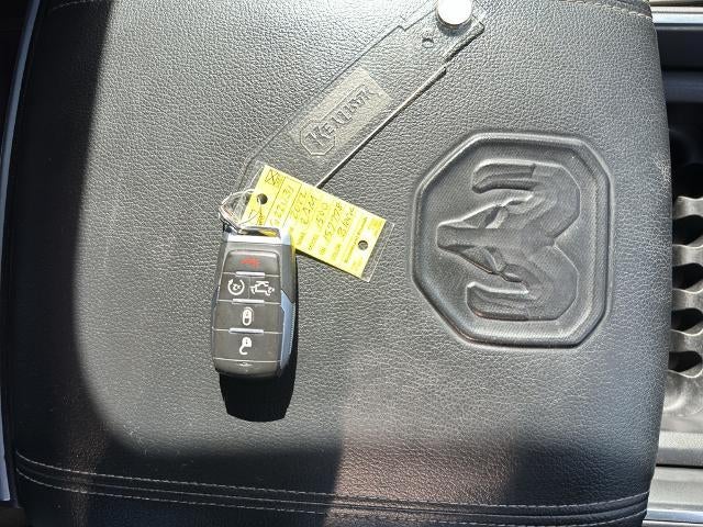 2022 RAM 1500 Laramie 4x2 Crew Cab 5'7" Box