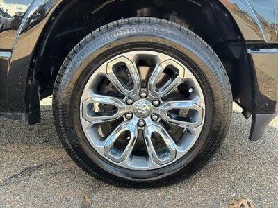 2022 RAM 1500 Laramie 4x2 Crew Cab 5'7" Box