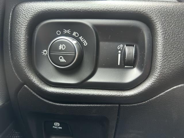 2021 RAM 1500 Big Horn 4x4 Quad Cab 6'4" Box