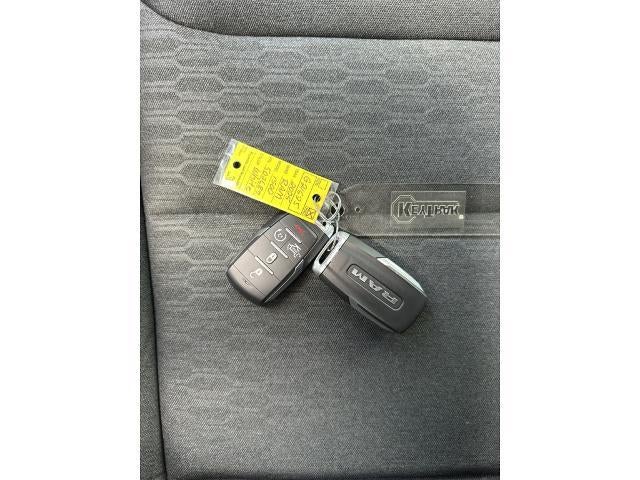 2025 RAM 1500 Big Horn 4x4 Crew Cab 5'7" Box