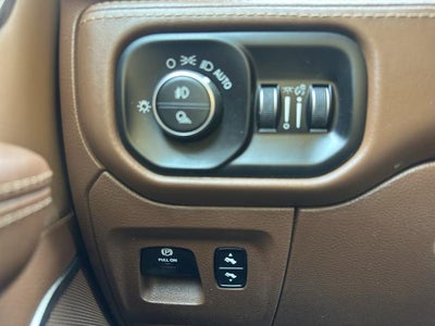 2019 RAM 1500 Longhorn 4x4 Crew Cab 5'7" Box
