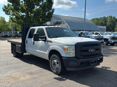 2015 Ford Super Duty F-350 DRW 2WD Crew Cab 176" WB 60" CA XL