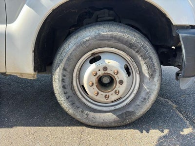 2015 Ford Super Duty F-350 DRW 2WD Crew Cab 176" WB 60" CA XL