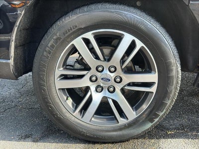 2023 Ford Expedition Max XLT 4x2