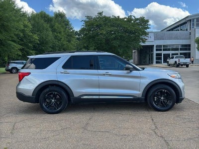 2023 Ford Explorer XLT RWD