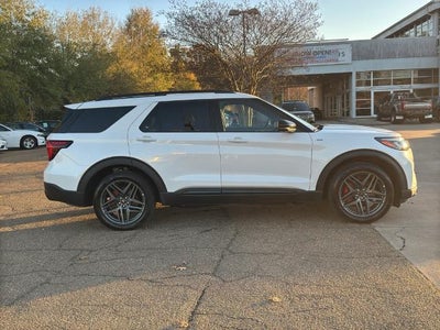 2025 Ford Explorer ST-Line 4WD
