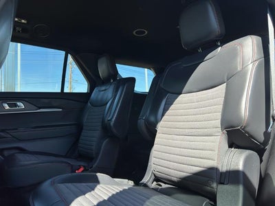 2025 Ford Explorer ST-Line 4WD