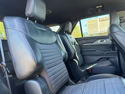 2025 Ford Explorer ST-Line 4WD