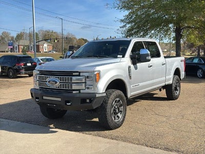 2019 Ford Super Duty F-250 SRW Platinum 4WD Crew Cab 6.75' Box