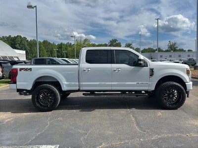 2022 Ford Super Duty F-250 SRW LARIAT 4WD Crew Cab 6.75' Box