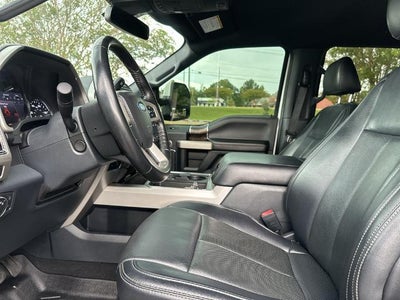 2022 Ford Super Duty F-250 SRW LARIAT 4WD Crew Cab 6.75' Box