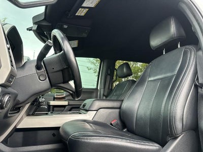 2022 Ford Super Duty F-250 SRW LARIAT 4WD Crew Cab 6.75' Box