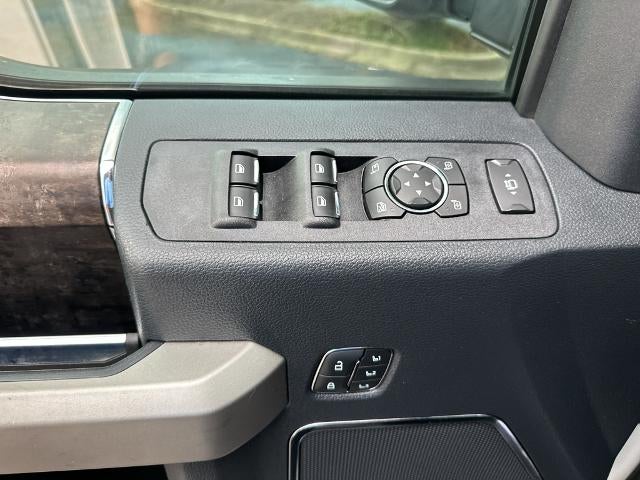 2022 Ford Super Duty F-250 SRW LARIAT 4WD Crew Cab 6.75' Box