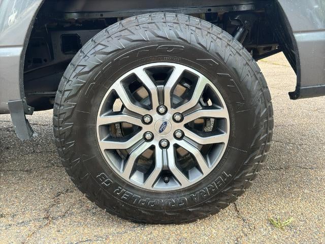 2022 Ford F-150 LARIAT 4WD SuperCrew 5.5' Box