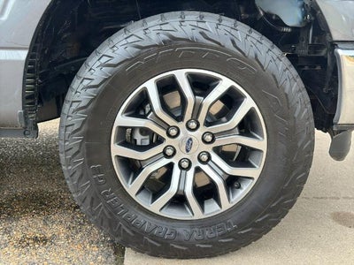 2022 Ford F-150 LARIAT 4WD SuperCrew 5.5' Box