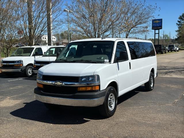 2021 Chevrolet Express Passenger 3500 Extended Wheelbase Rear-Wheel Drive 1LT
