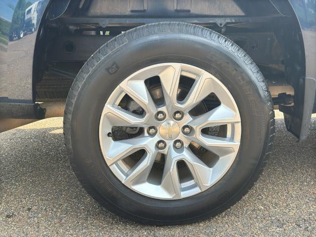 2022 Chevrolet Silverado 1500 Crew Cab Short Box 2-Wheel Drive Custom