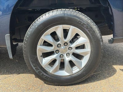 2022 Chevrolet Silverado 1500 Crew Cab Short Box 2-Wheel Drive Custom