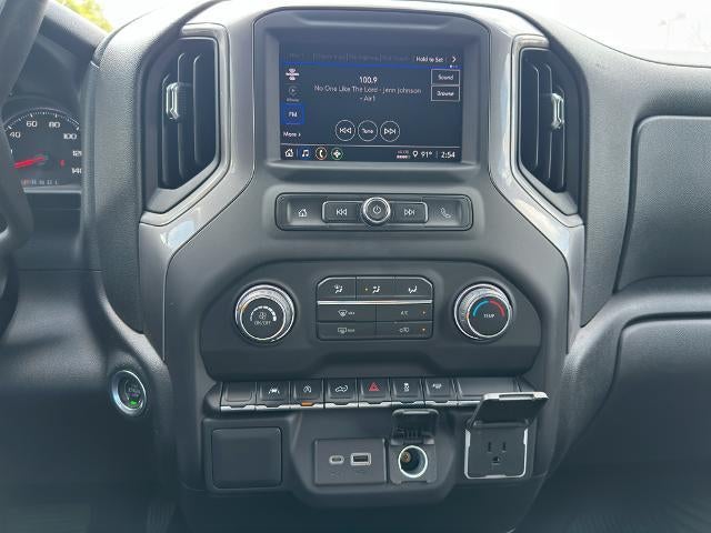 2022 Chevrolet Silverado 1500 Crew Cab Short Box 2-Wheel Drive Custom