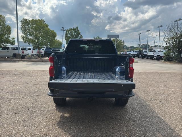2022 Chevrolet Silverado 1500 Crew Cab Short Box 2-Wheel Drive Custom