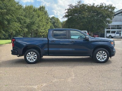 2022 Chevrolet Silverado 1500 Crew Cab Short Box 2-Wheel Drive Custom