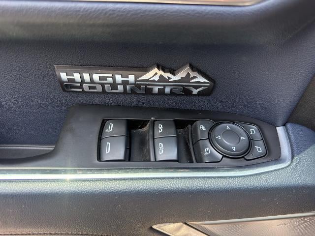 2022 Chevrolet Silverado 1500 Crew Cab Standard Box 4-Wheel Drive High Country