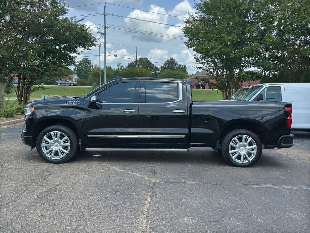 2022 Chevrolet Silverado 1500 Crew Cab Standard Box 4-Wheel Drive High Country