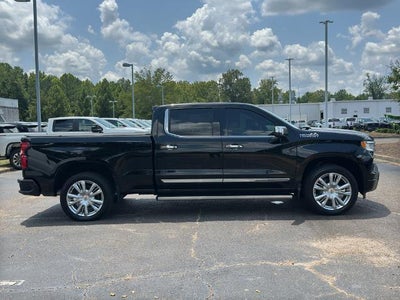 2022 Chevrolet Silverado 1500 Crew Cab Standard Box 4-Wheel Drive High Country