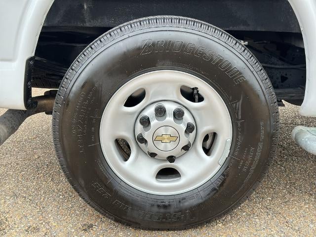 2024 Chevrolet Express Cargo Van 2500 Regular Wheelbase Rear-Wheel Drive