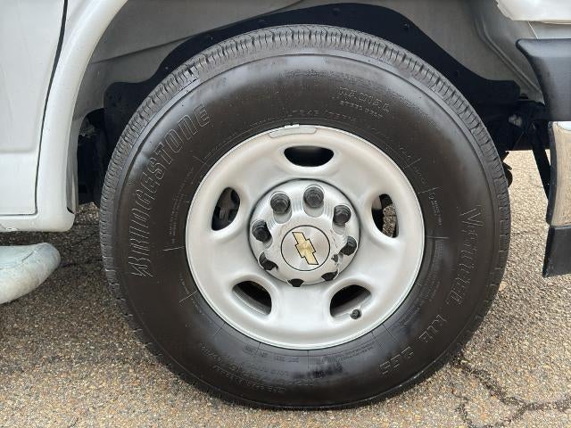 2024 Chevrolet Express Cargo Van 2500 Regular Wheelbase Rear-Wheel Drive