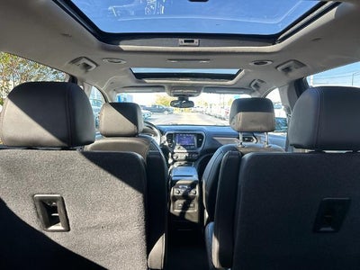 2023 GMC Acadia AWD AT4