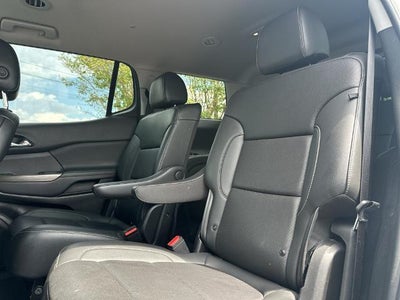 2023 GMC Acadia AWD SLT