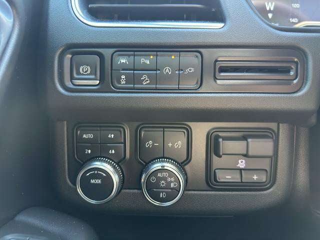 2022 GMC Yukon XL 4WD 4dr AT4