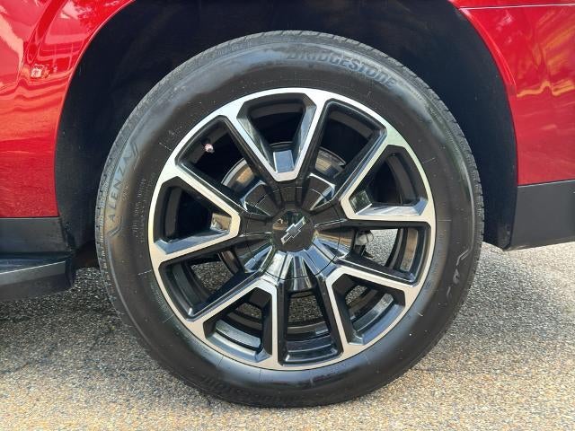 2025 Chevrolet Suburban 4WD RST
