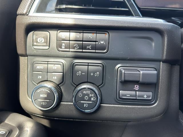 2025 Chevrolet Suburban 4WD RST