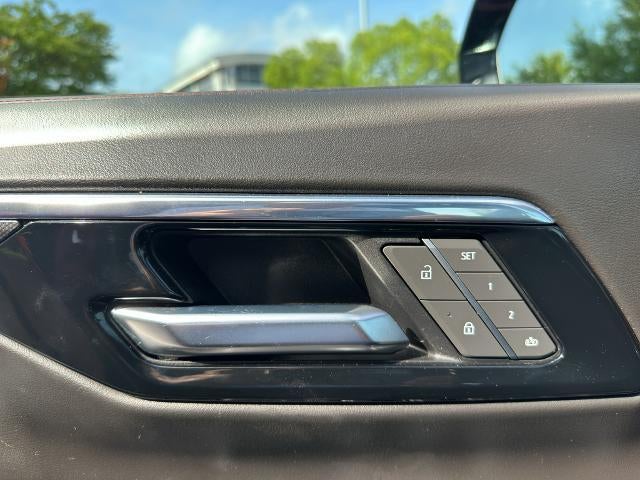 2025 Chevrolet Suburban 4WD RST
