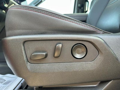 2025 Chevrolet Suburban 4WD RST